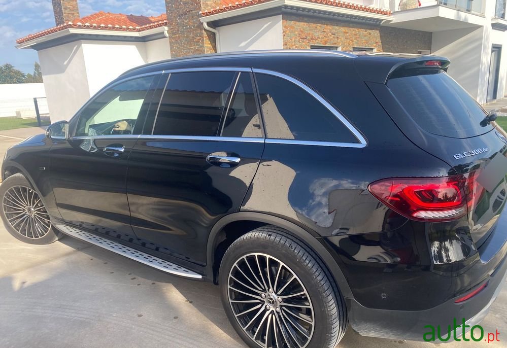 2021' Mercedes-Benz Classe Glc photo #3