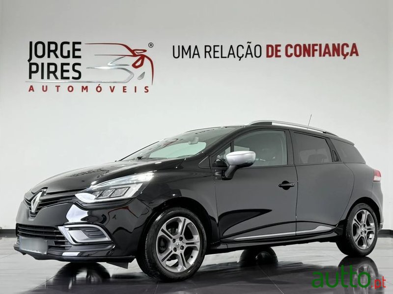 2017' Renault Clio Sport Tourer photo #1