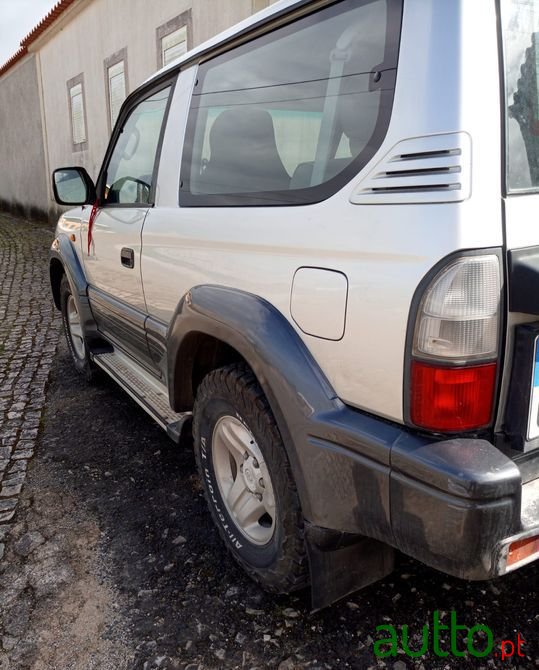 2001' Toyota Land Cruiser photo #2