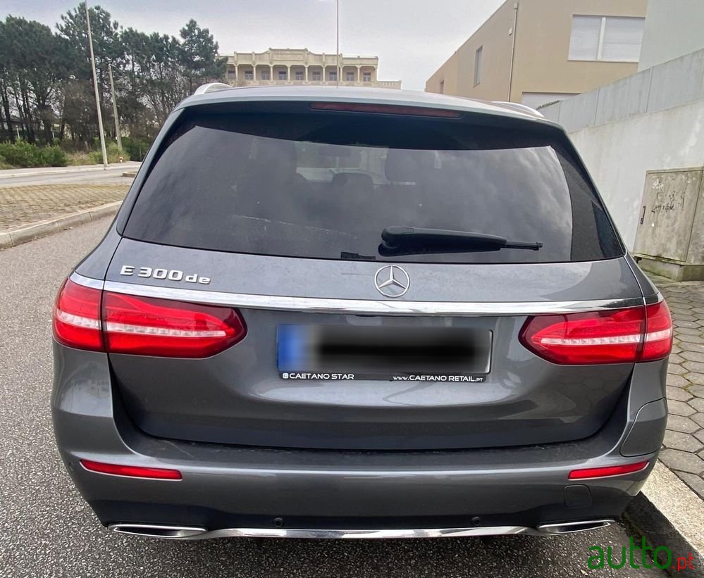 2020' Mercedes-Benz Classe E De Amg Line photo #3