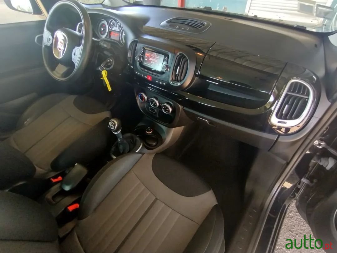 2015' Fiat 500L photo #5