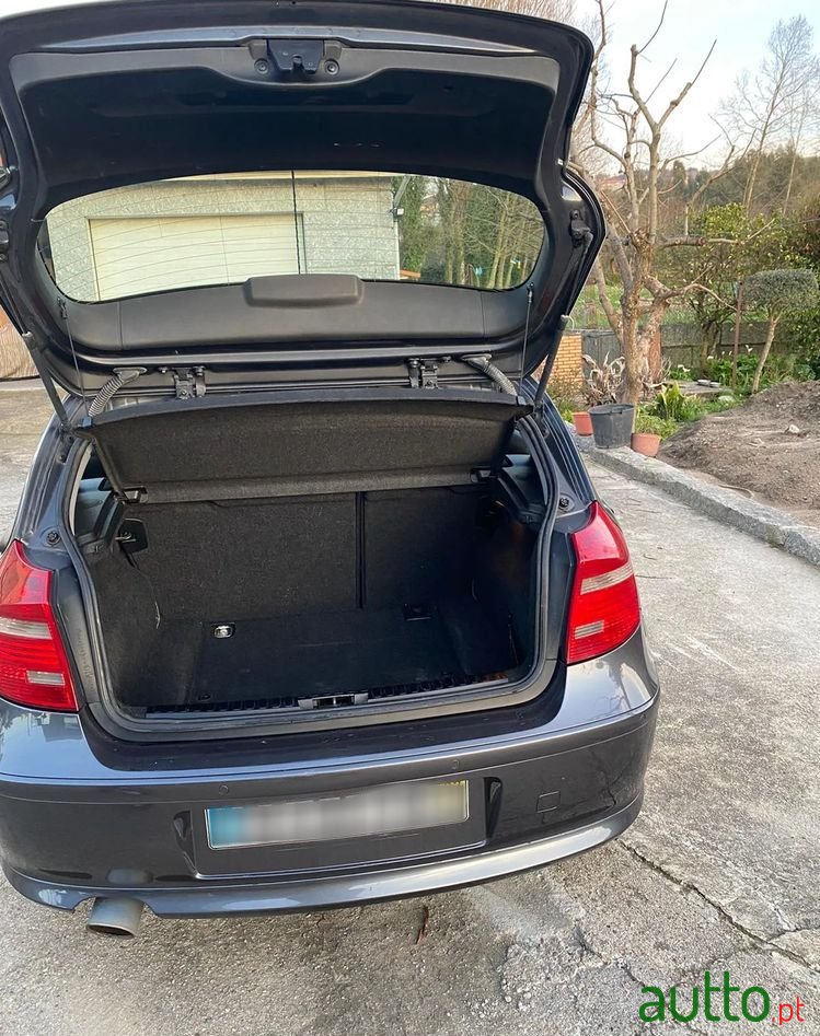 2007' BMW 118 D photo #4