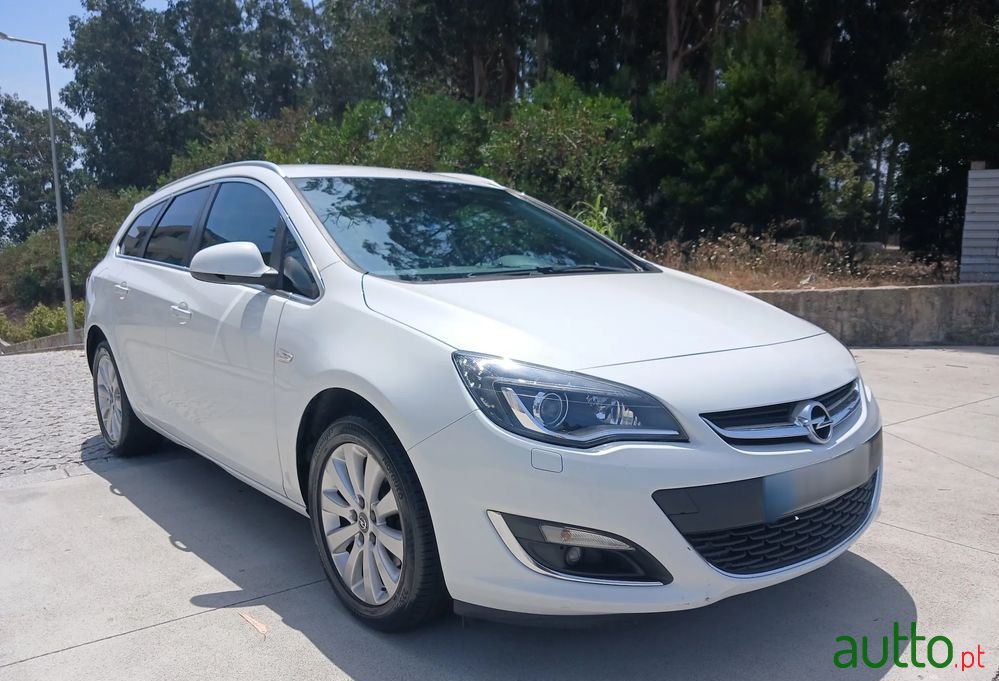 2016' Opel Astra Sports Tourer photo #1