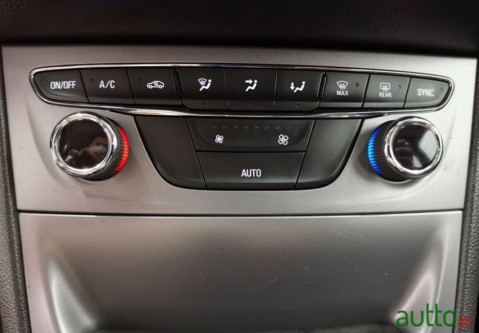 2018' Opel Astra Sports Tourer photo #5