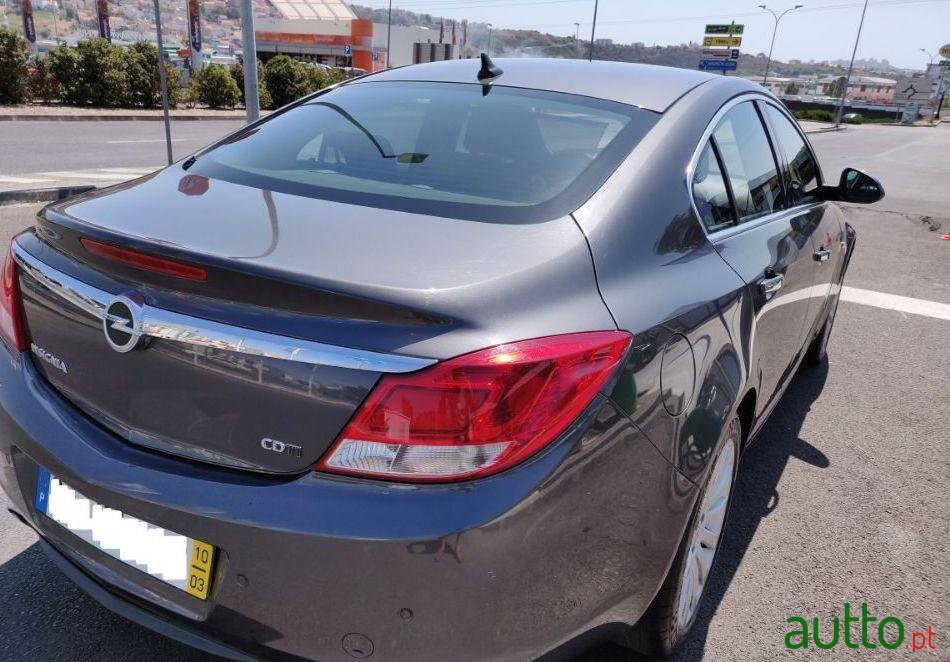 2010' Opel Insignia photo #1
