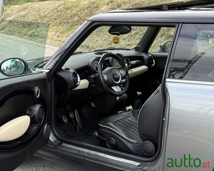 2008' MINI Cooper S 3 Portas photo #5