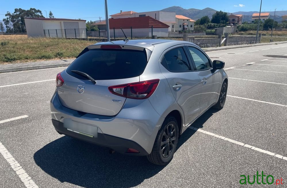 2015' Mazda 2 photo #3