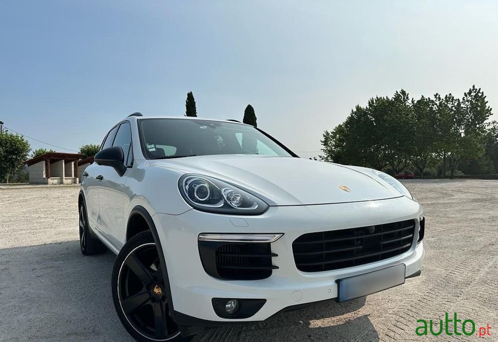2016' Porsche Cayenne photo #2