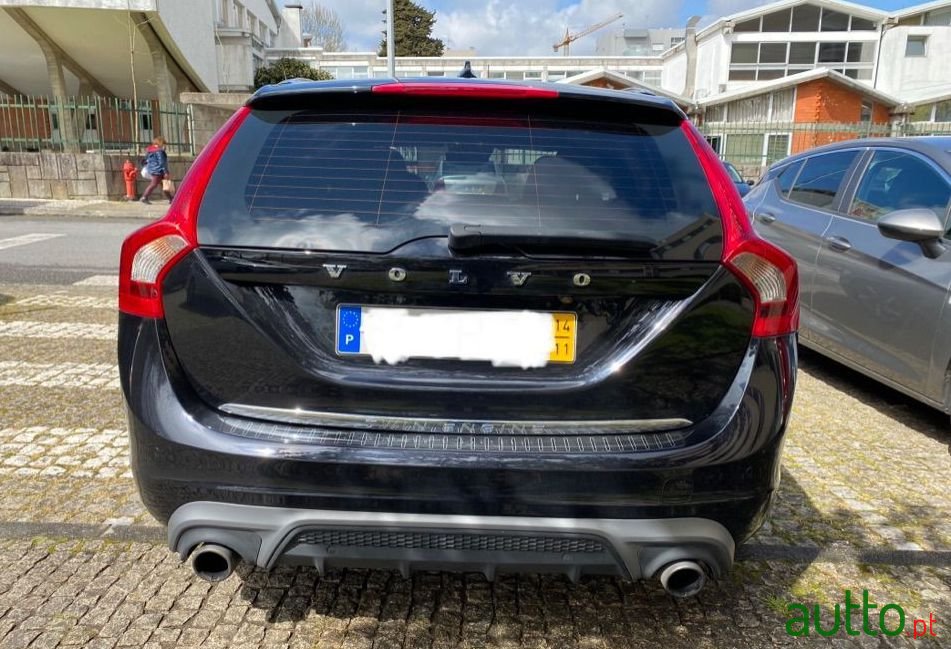 2014' Volvo V60 D6 R-Design photo #2