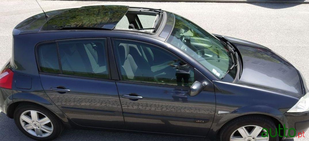 2005' Renault Megane 105 Cv 5P photo #1