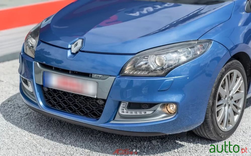 2012' Renault Megane photo #4