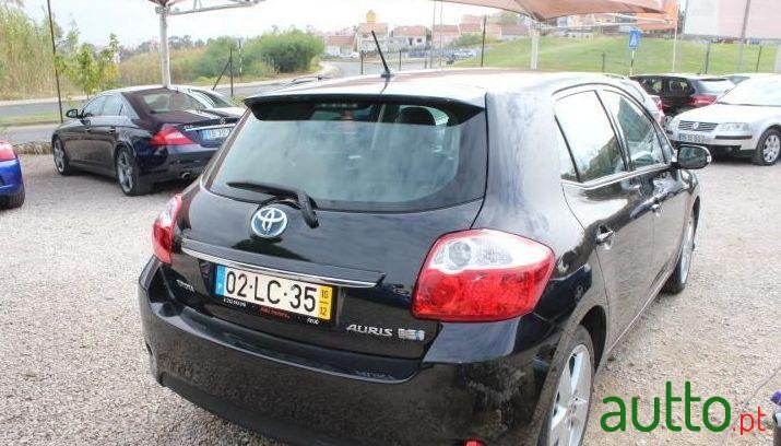 2010' Toyota Auris 1.8 Hsd photo #2
