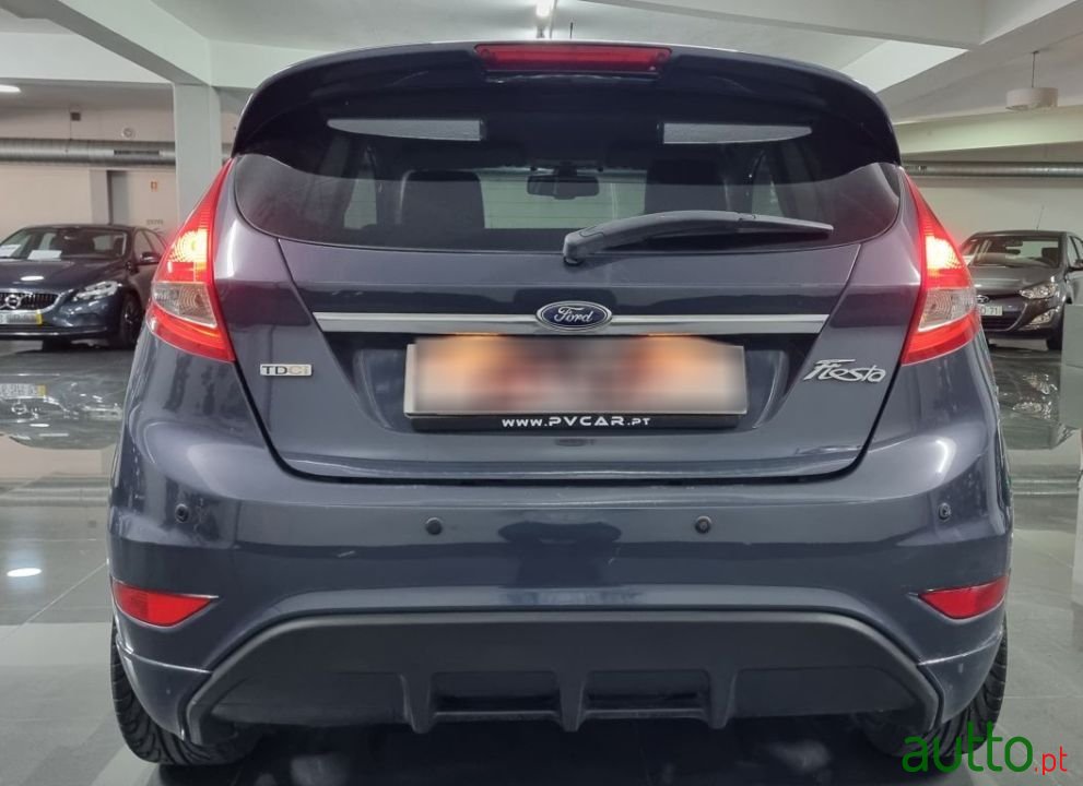 2010' Ford Fiesta photo #3