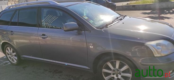 2005' Toyota Avensis Sw photo #1