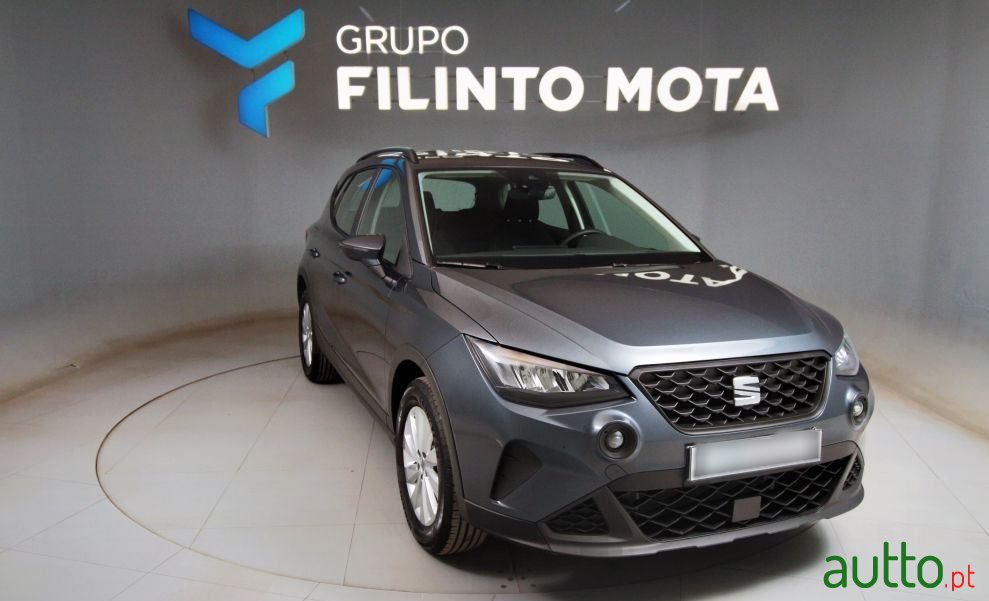 2022' SEAT Arona 1.0 Tsi Style photo #1