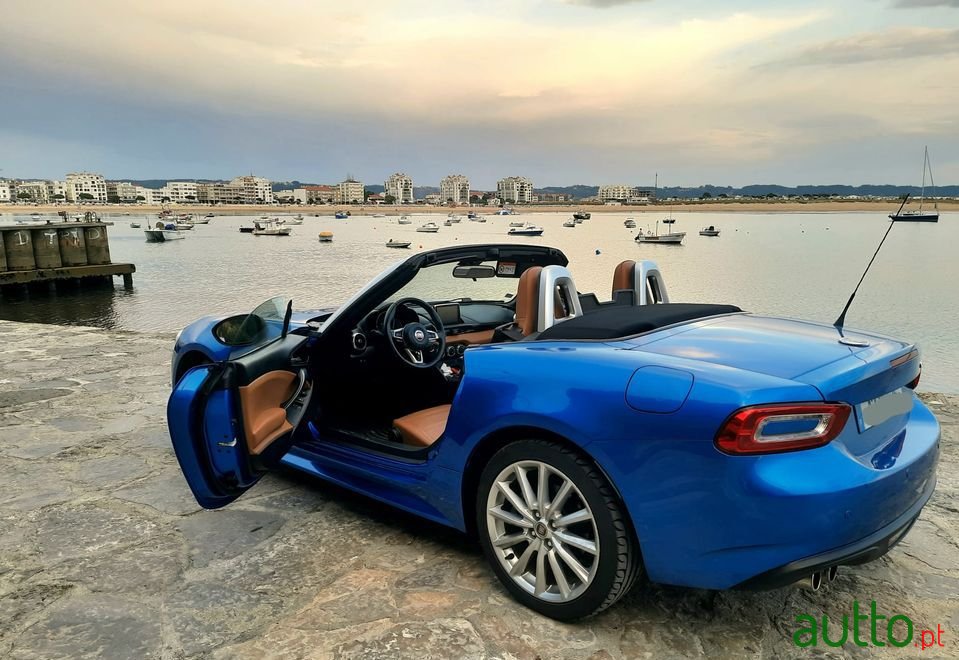 2019' Fiat 124 Spider photo #2