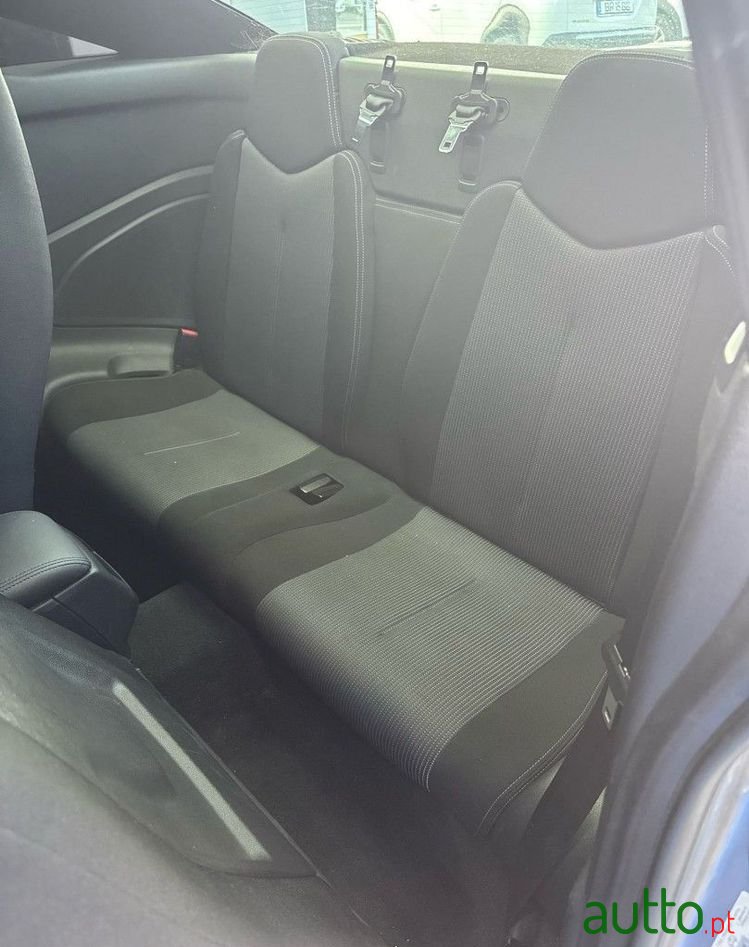 2013' Peugeot RCZ photo #5