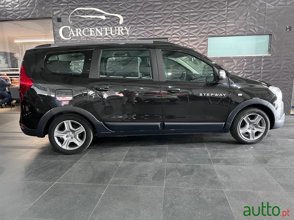 2021' Dacia Lodgy photo #2