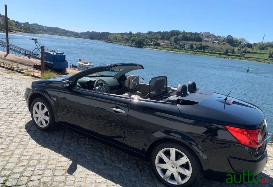 2006' Renault Megane photo #4