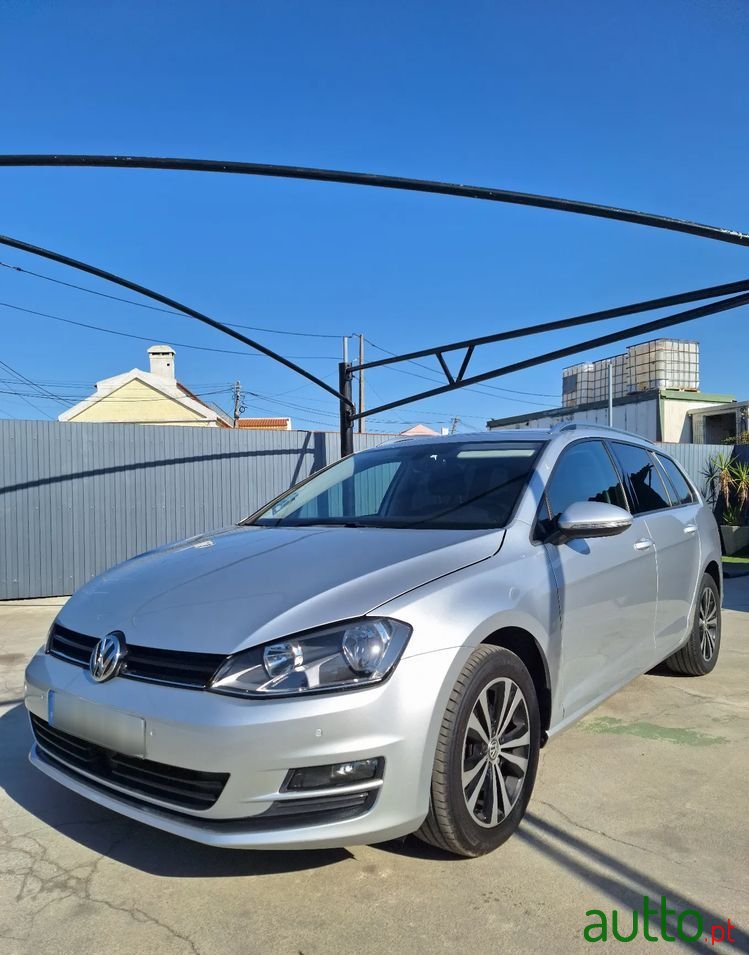 2017' Volkswagen Golf Variant photo #1