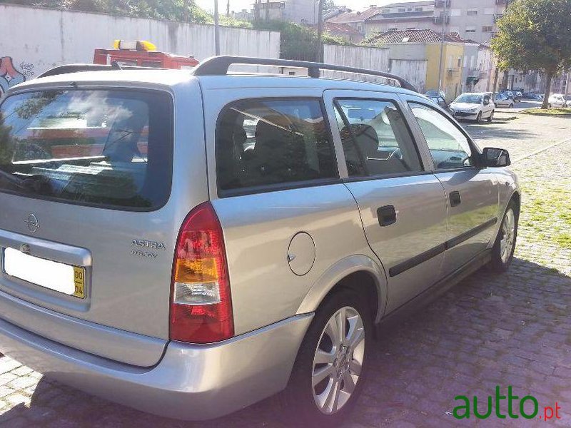 2000' Opel Astra Caravan photo #2