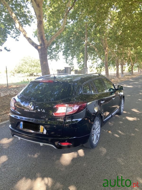 2011' Renault Megane Break photo #2