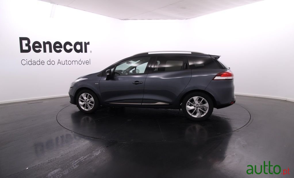 2017' Renault Clio Sport Tourer photo #2