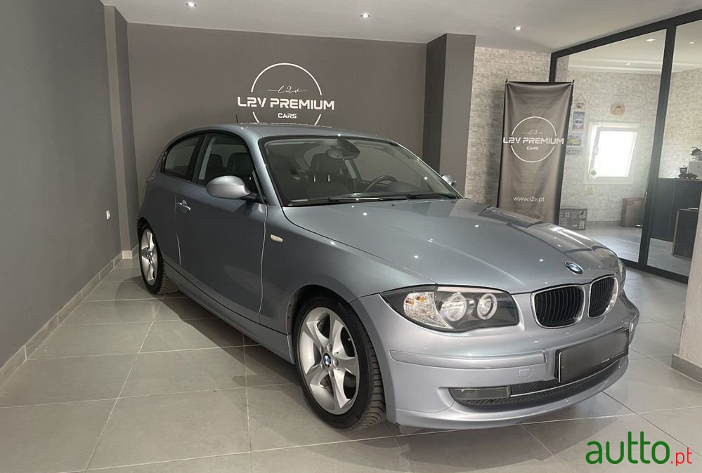 2009' BMW Série 1 I Edition Sport photo #4