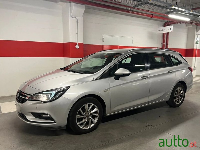 2018' Opel Astra Sports Tourer photo #1