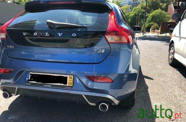 2018' Volvo V40 photo #3