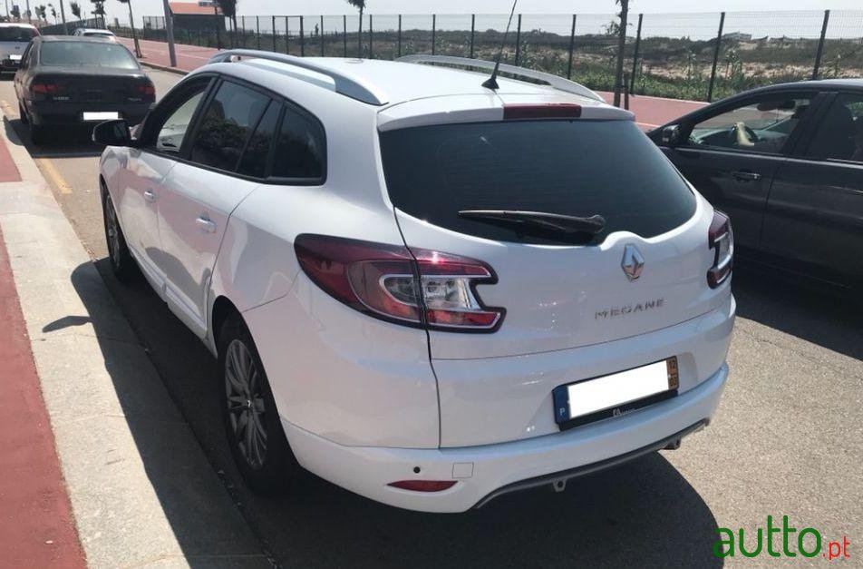 2012' Renault Megane Sport Tourer photo #1