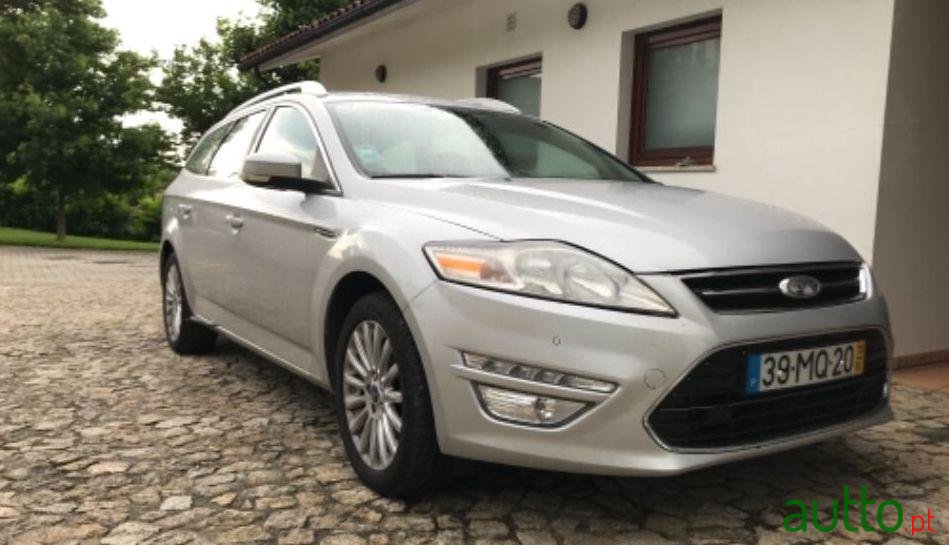 2012' Ford Mondeo Sw photo #1