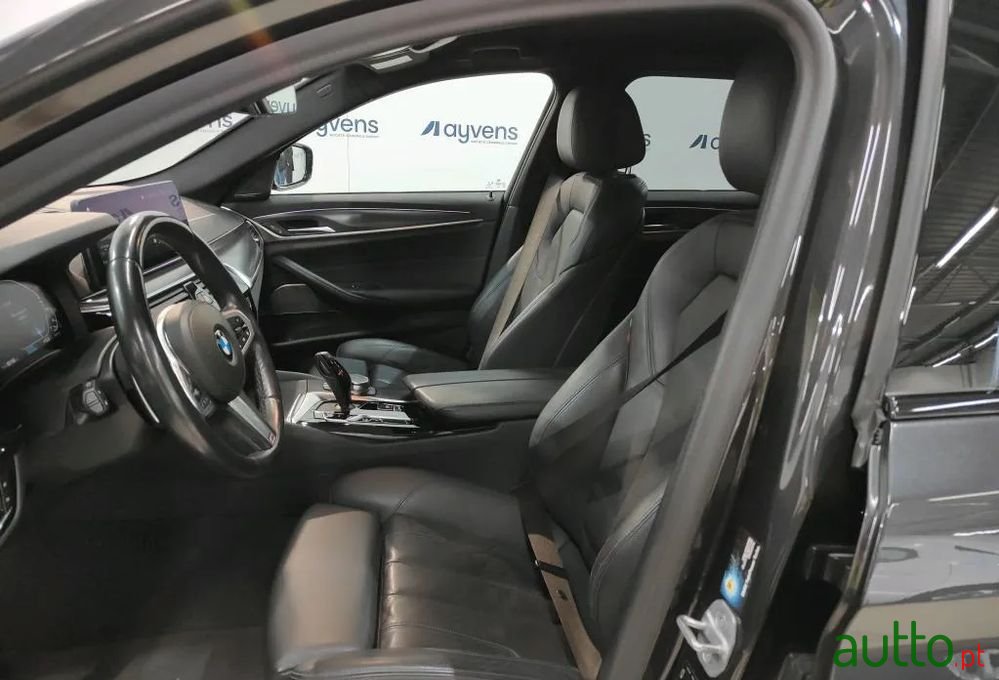 2021' BMW Série 5 E Pack photo #3