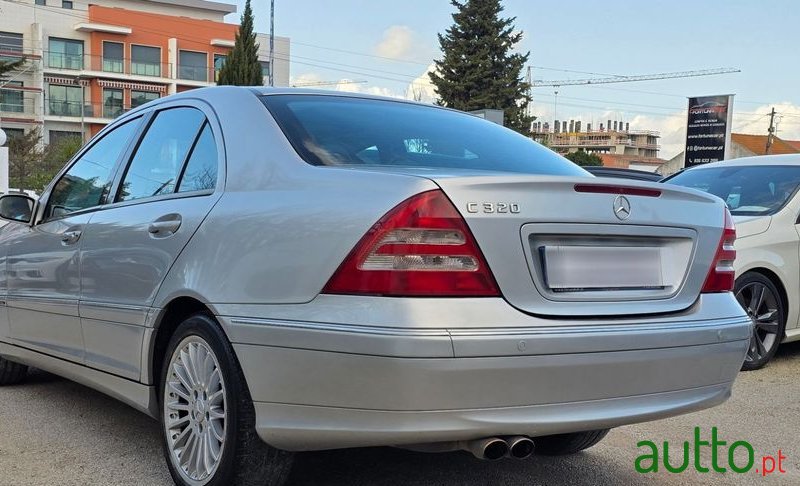2002' Mercedes-Benz Classe C photo #6