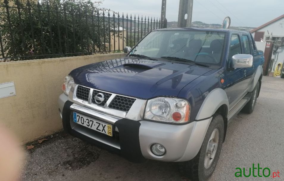2005' Nissan Navara photo #1