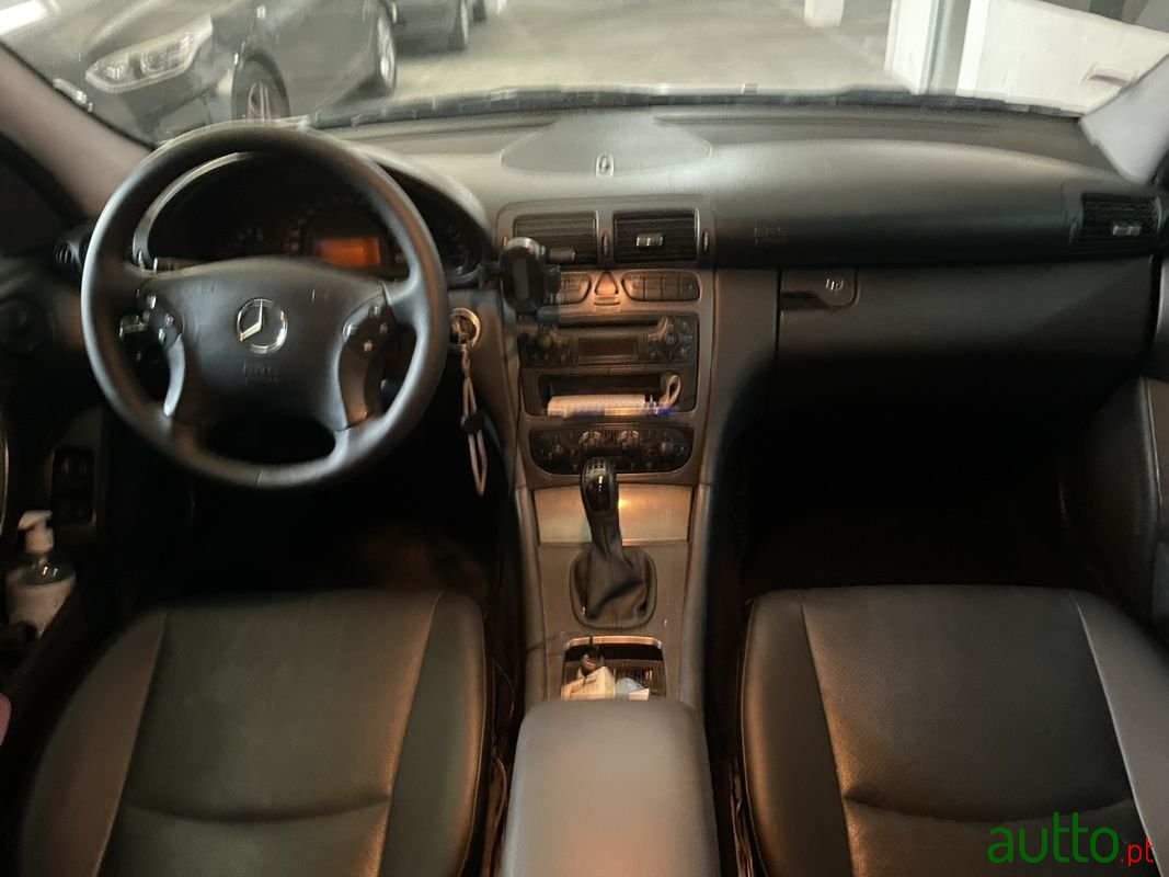 2002' Mercedes-Benz C-220 photo #4