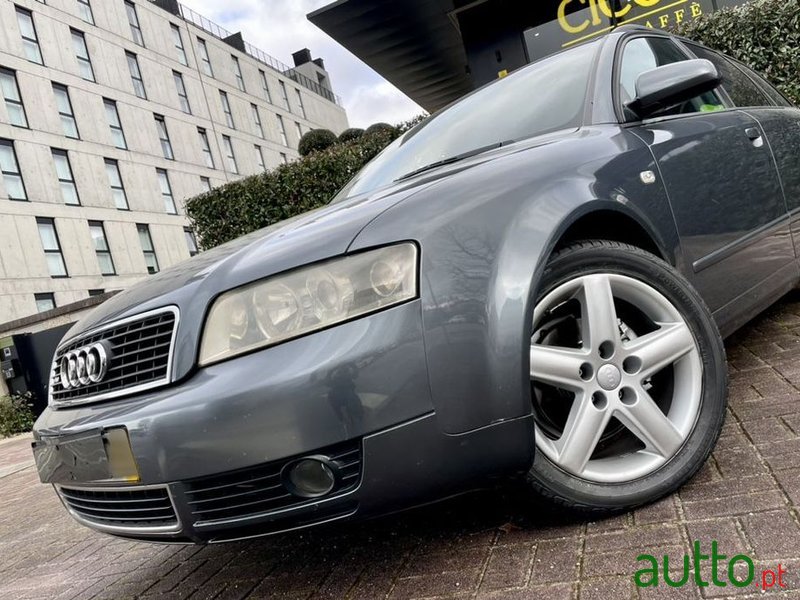 2003' Audi A4 Avant photo #1