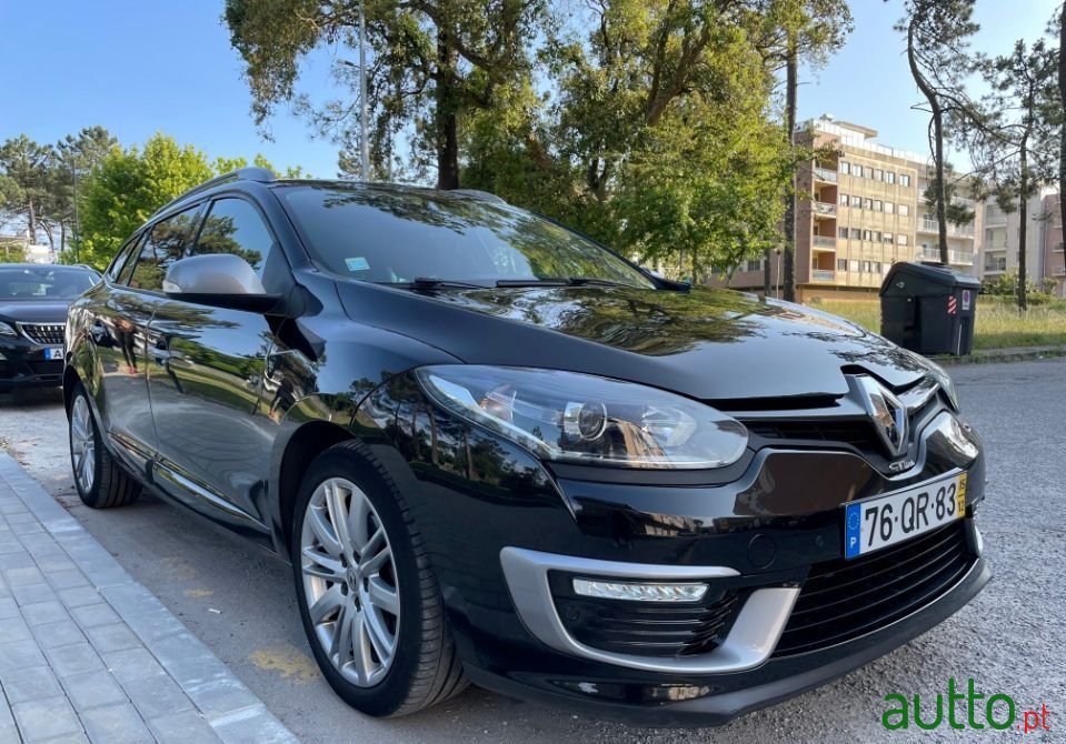 2015' Renault Megane Sport Tourer photo #2