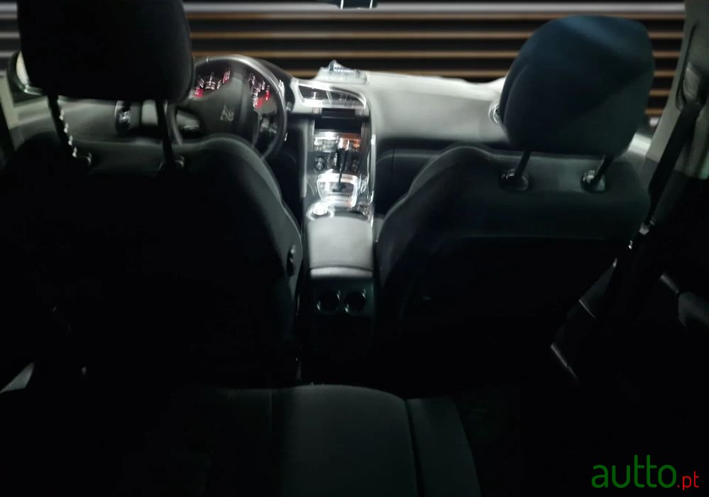 2015' Peugeot 3008 photo #6