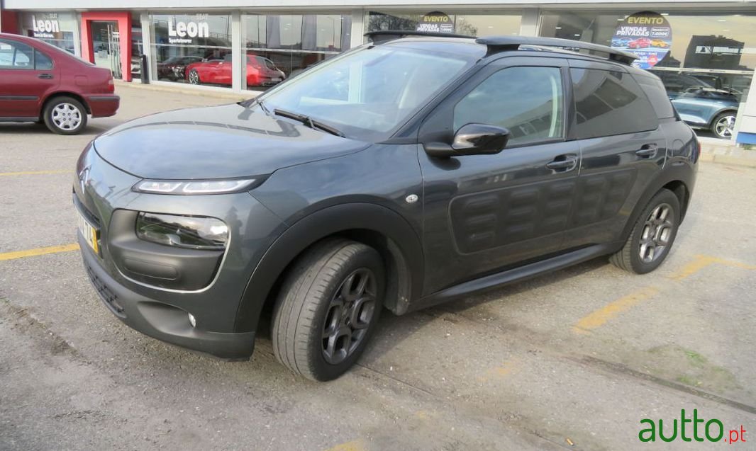 2016' Citroen C4 Cactus photo #2