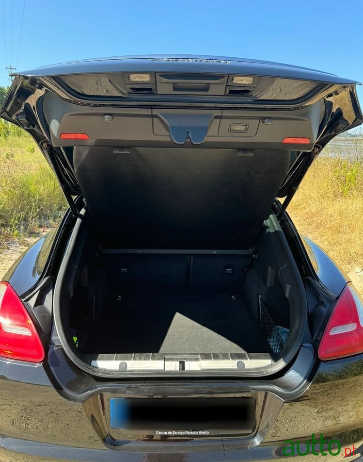 2011' Porsche Panamera Diesel photo #3