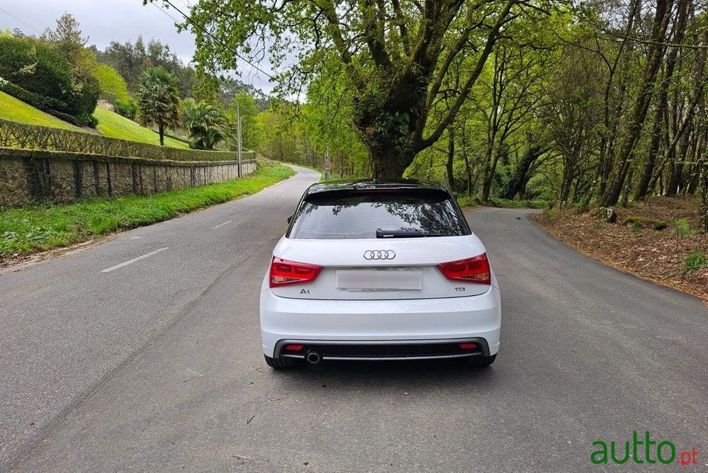 2015' Audi A1 Sportback photo #2