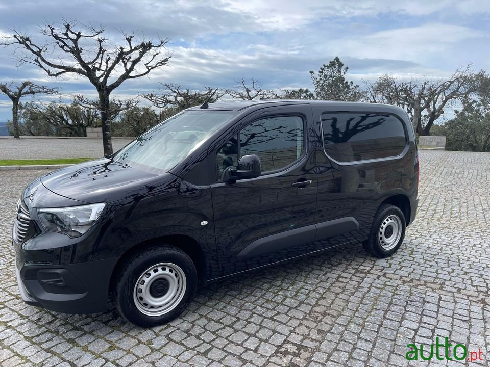 2021' Opel Combo photo #1