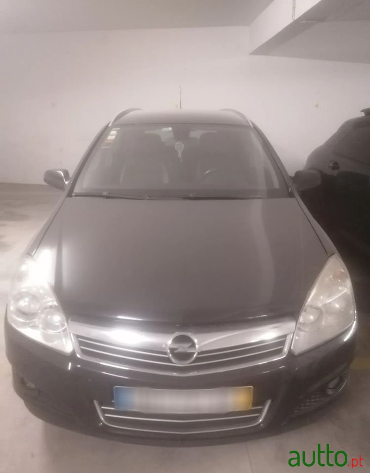 2007' Opel Astra 1.9 Cdti Cosmo photo #2