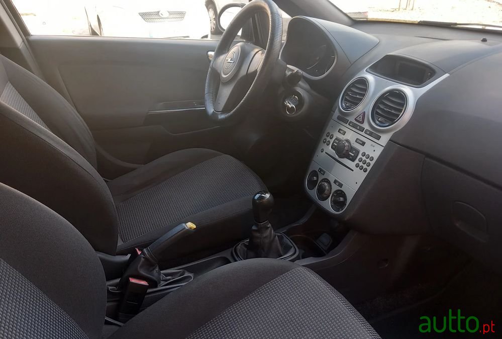 2012' Opel Corsa photo #5