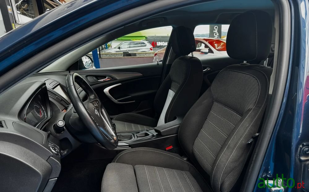 2014' Opel Insignia Sports Tourer photo #6