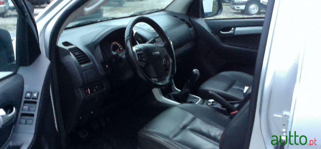 2016' Isuzu D-Max Ls 4X4 3  Lug photo #1