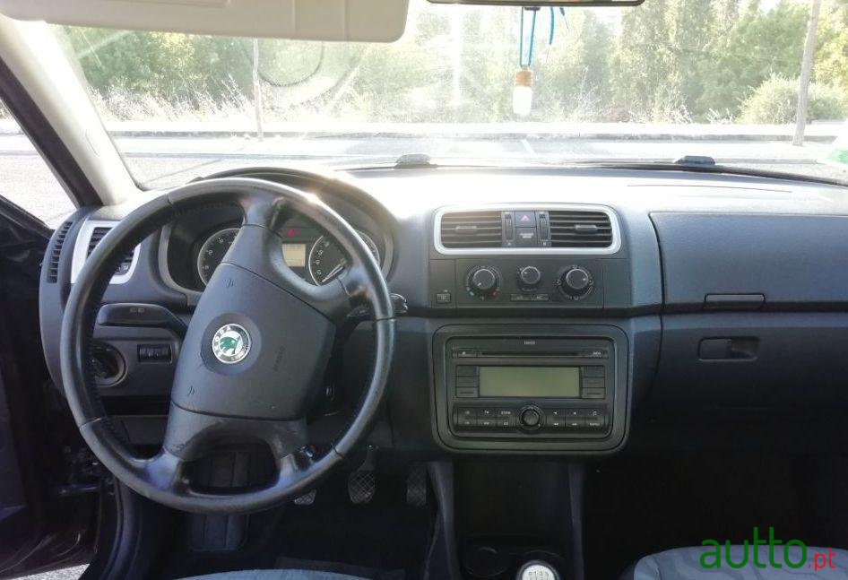 2008' Skoda Fabia Ver-1-2-Ambiente photo #1