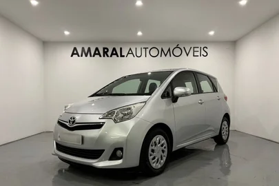 2011' Toyota Verso-S