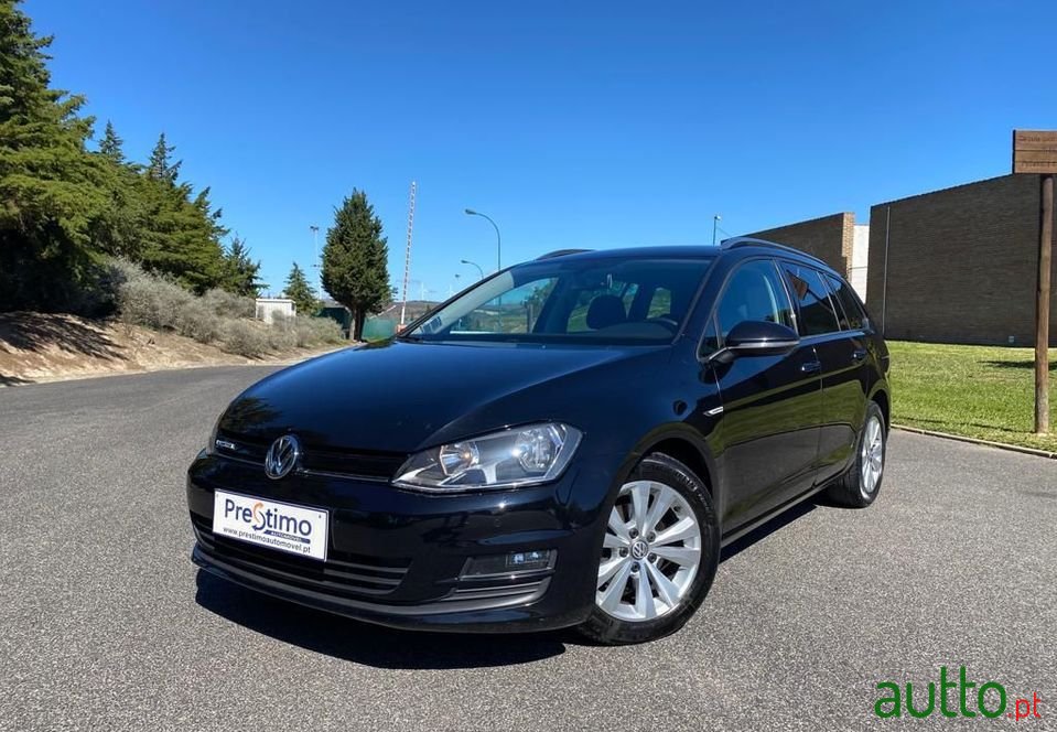 2015' Volkswagen Golf photo #2